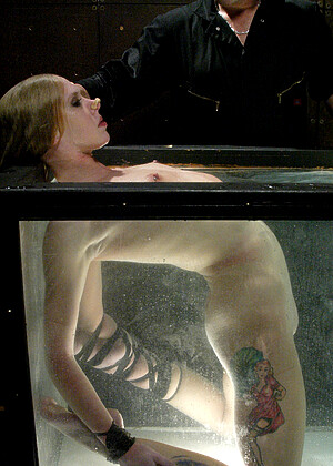 free sex pornphoto 14 Sarah Jane Ceylon kingsexy-fetish-sexmobi waterbondage