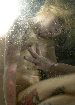 free sex pornphoto 4 Sarah Jane Ceylon kingsexy-fetish-sexmobi waterbondage