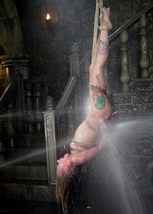 free sex pornphoto 17 Sarah Jane Ceylon wetpussy-blonde-screaming-fuke waterbondage