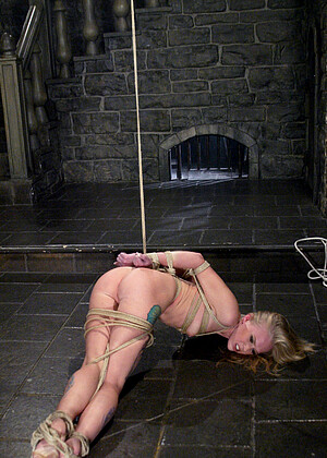 free sex pornphoto 6 Sarah Jane Ceylon wetpussy-blonde-screaming-fuke waterbondage