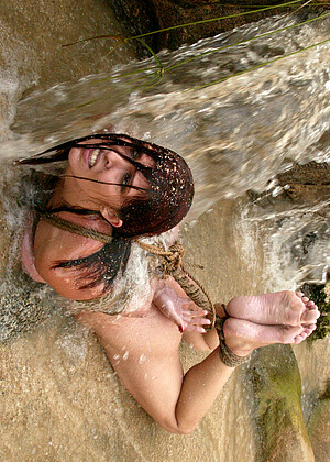 free sex pornphotos Waterbondage Sasha Monet Monchi Wet Cuties
