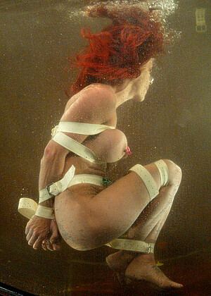 free sex pornphoto 19 Shannon Kelly org-bondage-hdbabe waterbondage