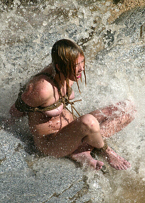 free sex pornphoto 14 Star pee-wet-pornmag waterbondage