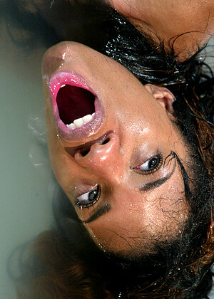free sex pornphoto 17 Sydnee Capri hit-wet-pants waterbondage