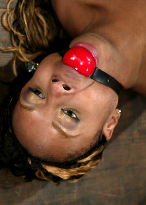 free sex photo 1 Vixen Fyre punishement-bondage-brazer-sideblond waterbondage