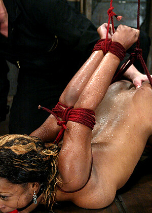 free sex photo 6 Vixen Fyre punishement-bondage-brazer-sideblond waterbondage