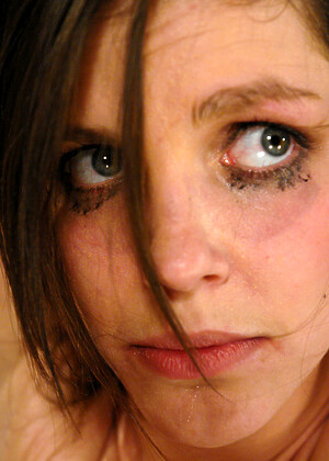 free sex pornphoto 10 Bobbi Starr Dragonlily vs-brunette-gym whippedass