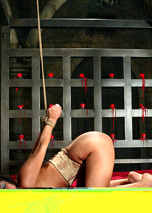 free sex pornphoto 7 Gia Jordan Sydnee Capri sofcocknet-milf-licks whippedass