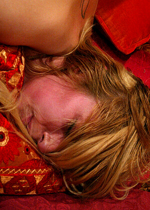 free sex photo 12 Lain Oi Sydnee Capri hqprono-femdom-de-constructing whippedass