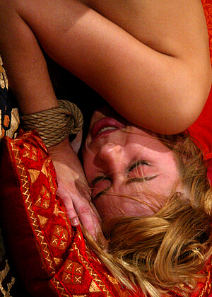 free sex photo 16 Lain Oi Sydnee Capri hqprono-femdom-de-constructing whippedass