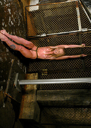free sex photo 10 Sarah Jane Ceylon akira-lesbian-xxxsex wiredpussy
