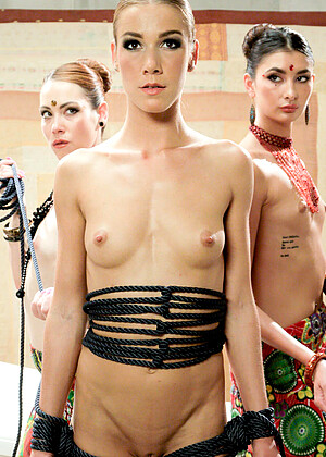 free sex pornphoto 8 Alexis Krystal Lutro del-fetish-price xchimera