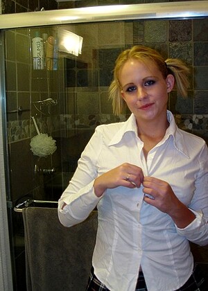 free sex photo 2 Lisa kink-shower-atkexotics yanks