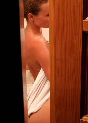 free sex pornphoto 10 Chris squeezingbutt-blonde-pissy youngpornhomevideo