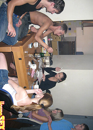 Youngsexparties Youngsexparties Model Indiauncoverednet Party Town