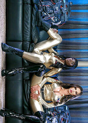 free sex photo 11 Ana Foxxx Nikki Benz hipsbutt-high-heels-african-teen zzseries